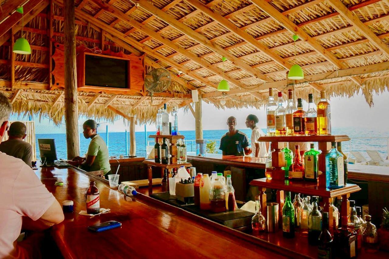 The Westender Inn نيغريل المظهر الخارجي الصورة