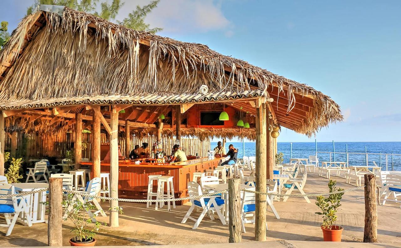 The Westender Inn نيغريل المظهر الخارجي الصورة