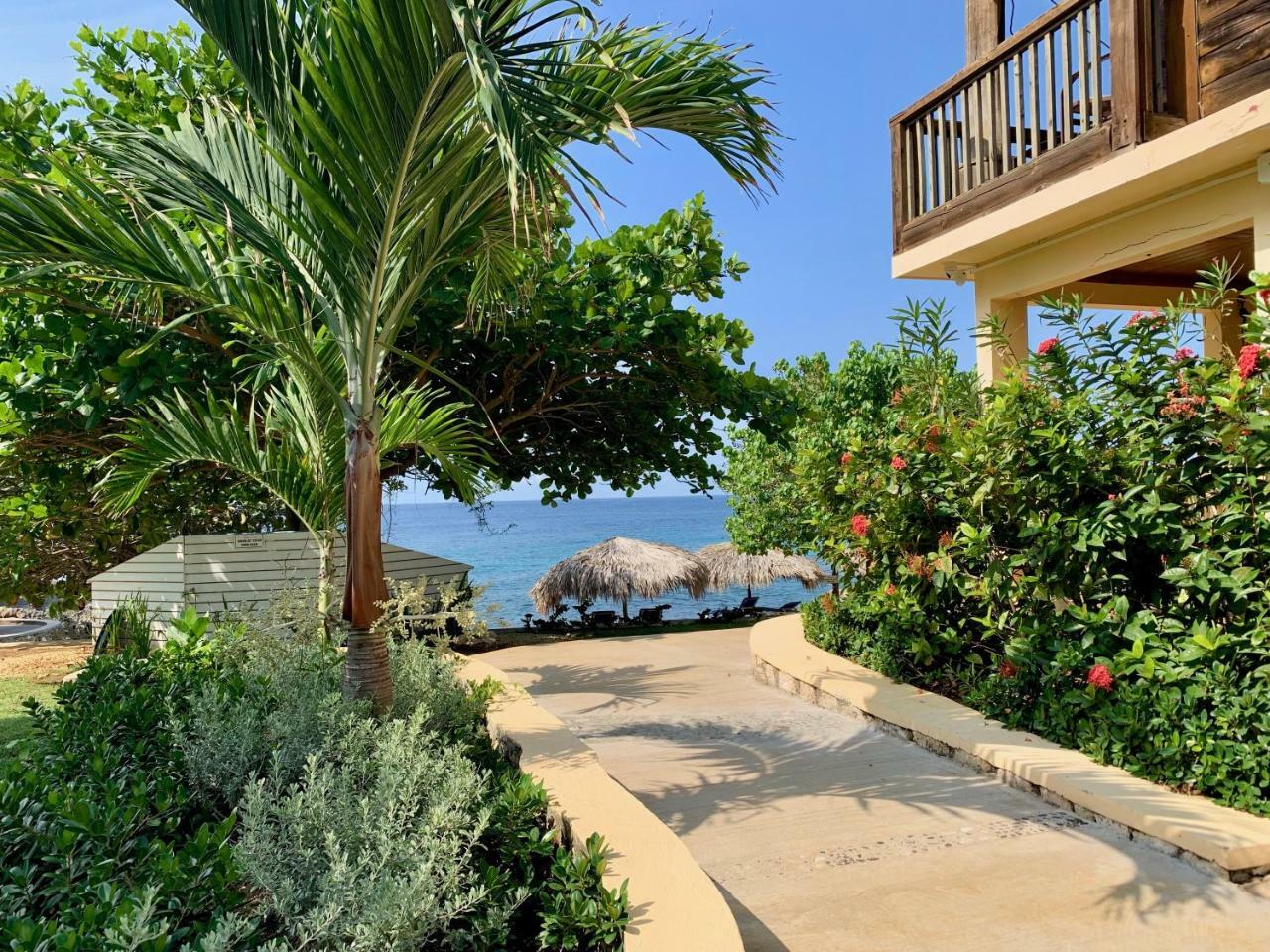 The Westender Inn نيغريل المظهر الخارجي الصورة
