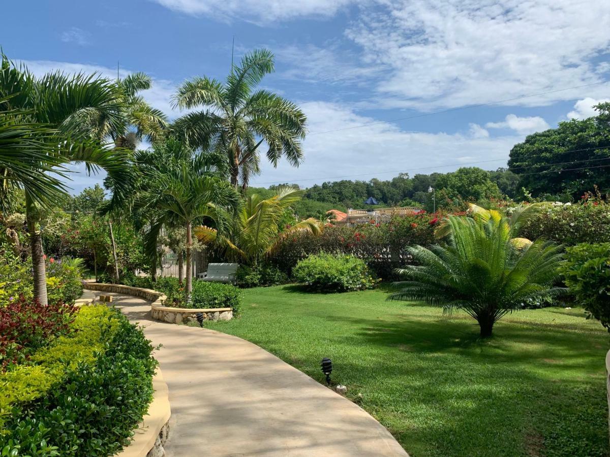 The Westender Inn نيغريل المظهر الخارجي الصورة